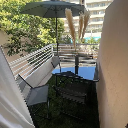 Piscine Plages A 100 M, Palais Des Festivals A 15mn A Pied Dans La Banane Apartment