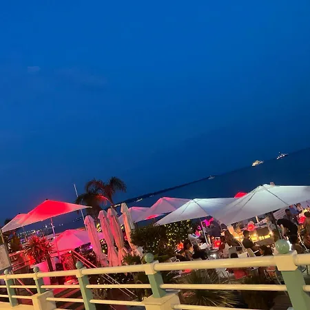 Piscine Plages A 100 M, Palais Des Festivals A 15mn A Pied Dans La Banane