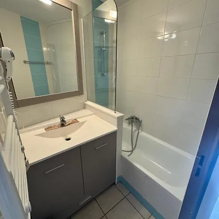 Apartment Piscine Plages A 100 M, Palais Des Festivals A 15mn A Pied Dans La Banane *