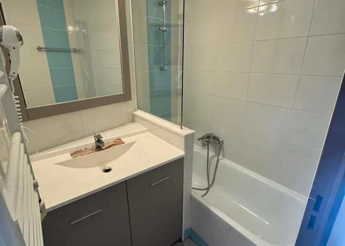 Apartamento Piscine Plages à 100 M, Palais Des Festivals à 15mn à Pied Dans La Banane *